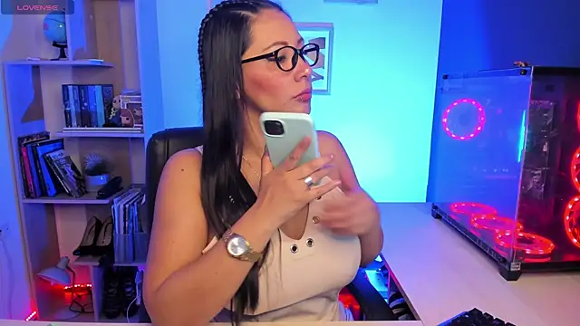 Sue Wolls online show from 02.12.25