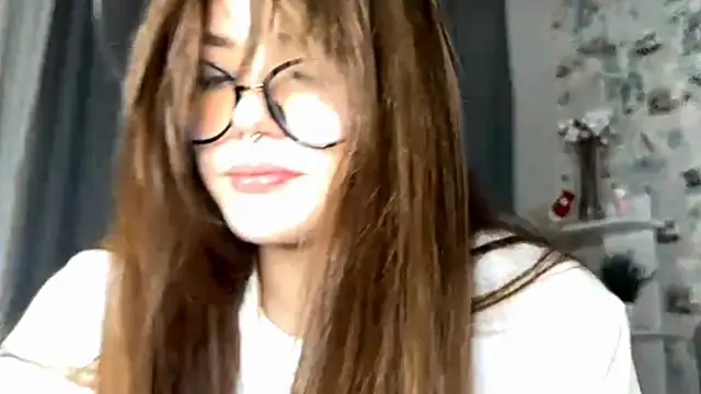 Snapshot of BlissDodd chatting on 10.04.25 BlissDodd online show from 10.04.25