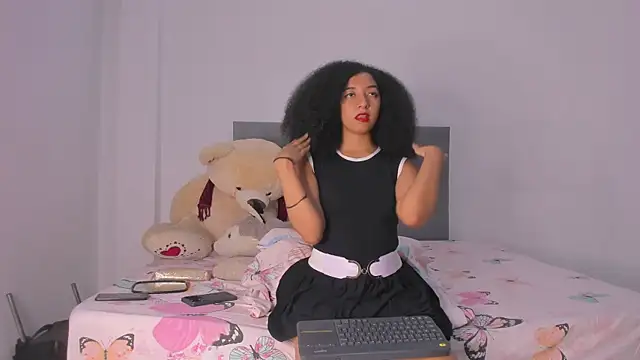 NAHOMI MILLER online show from 01.17.25