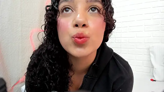 Julieta 333 online show from 02.24.25