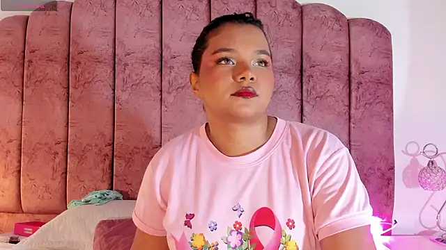 Snapshot of Carolina_Evanss chatting on 02.04.26 Carolina Evanss online show from 02.04.26