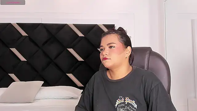 Carolina Evanss online show from 05.11.26