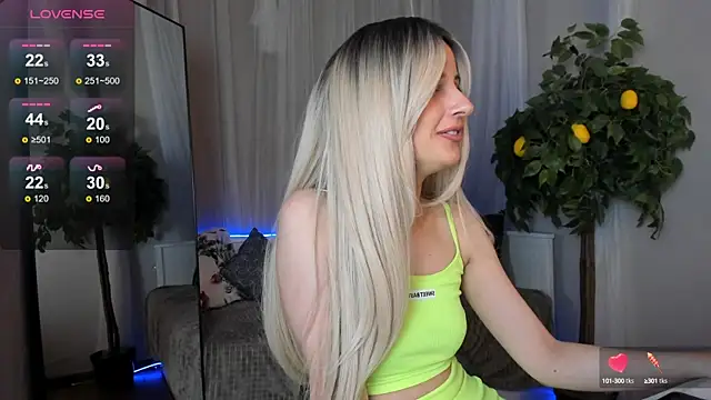 Snapshot of Katty_Lights chatting on 02.28.25 Katty Lights online show from 02.28.25