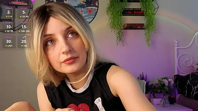 Snapshot of Katty_Lights chatting on 11.14.25 Katty Lights online show from 11.14.25