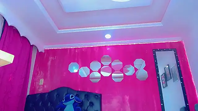 Snapshot of TiffanyMackensyy chatting on 11.06.25 TiffanyMackensyy online show from 11.06.25