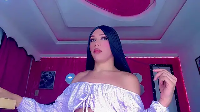 Snapshot of TiffanyMackensyy chatting on 11.25.25 TiffanyMackensyy online show from 11.25.25