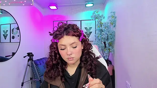 Theia moon online show from 03.18.26