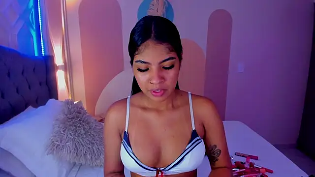 Snapshot of MadyLust chatting on 09.28.25 MadyLust online show from 09.28.25