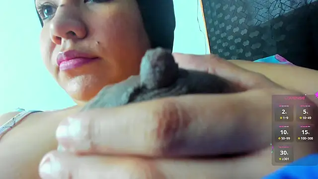 Venus Blackk online show from 02.23.25