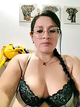 Snapshot of Neve_Collins chatting on 01.21.25 Neve Collins online show from 01.21.25