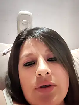 Snapshot of Neve_Collins chatting on 10.10.25 Neve Collins online show from 10.10.25