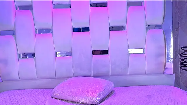 Parismorelli1 online show from 12.16.25