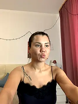 MiraMiss online show from 11.17.25