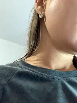 MiraMiss online show from 12.18.25