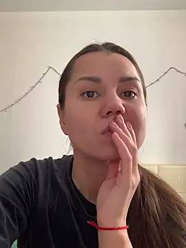 MiraMiss online show from 02.12.26