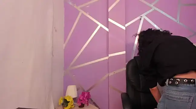 Snapshot of Queenjenn__ chatting on 02.16.25 Queenjenn online show from 02.16.25