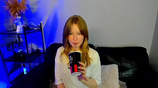 EvaStevs online show from 12.25.24