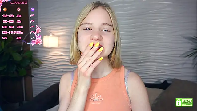 Snapshot of OdelinaFicken chatting on 11.13.25 OdelinaFicken online show from 11.13.25