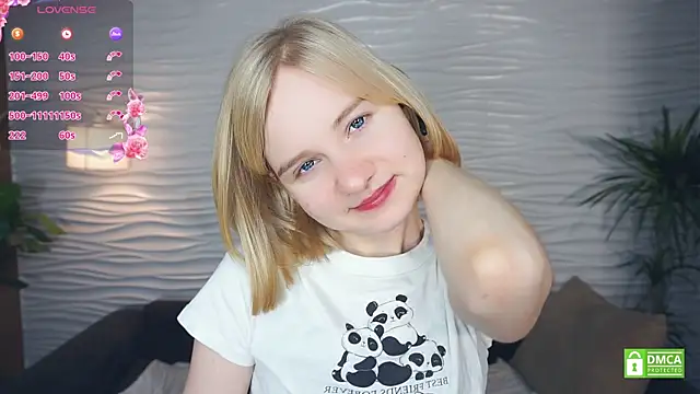 Snapshot of OdelinaFicken chatting on 11.14.25 OdelinaFicken online show from 11.14.25