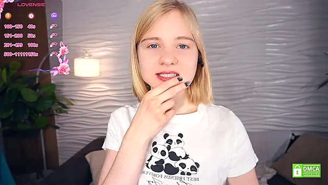 Snapshot of OdelinaFicken chatting on 11.29.25 OdelinaFicken online show from 11.29.25