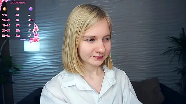 Snapshot of OdelinaFicken chatting on 12.15.25 OdelinaFicken online show from 12.15.25