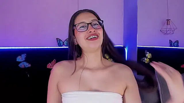 Anastasia Whitee online show from 02.15.26