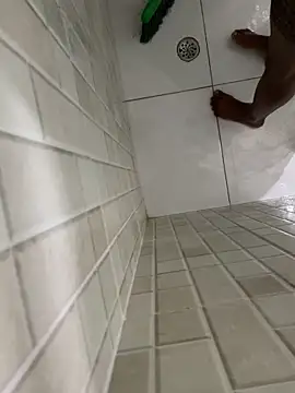 Snapshot of rodrigo21Cm_ chatting on 12.21.24 rodrigo21Cm online show from 12.21.24