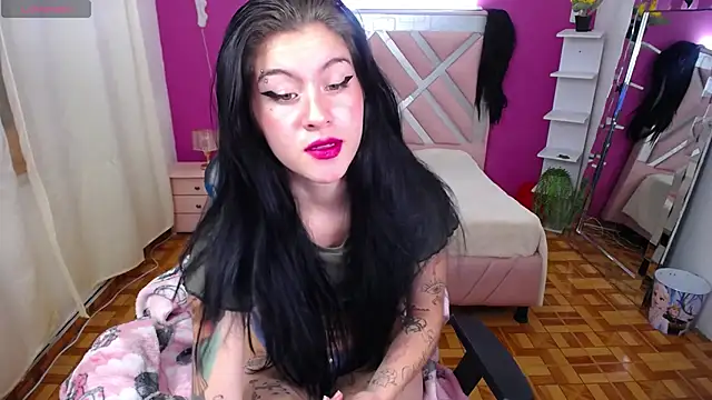 Kate Laurence  online show from 02.24.25