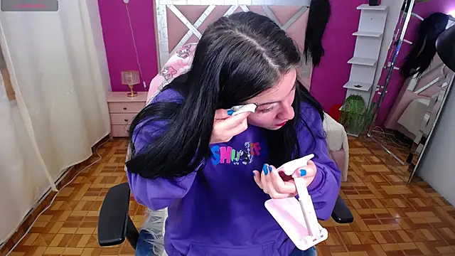 Kate Laurence  online show from 02.25.25