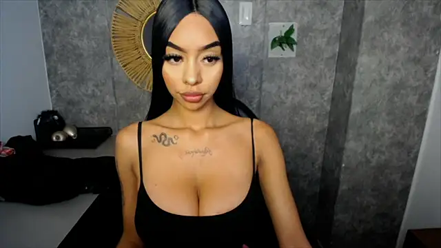 Tiffanny online show from 02.13.25