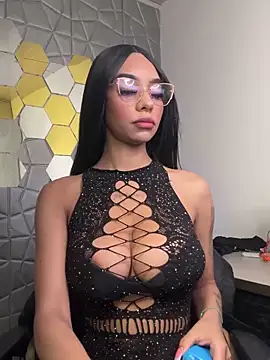 Tiffanny online show from 03.22.25