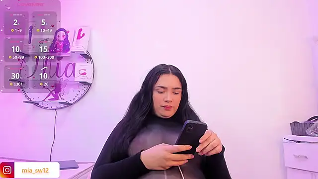 mia johns  online show from 10.25.25