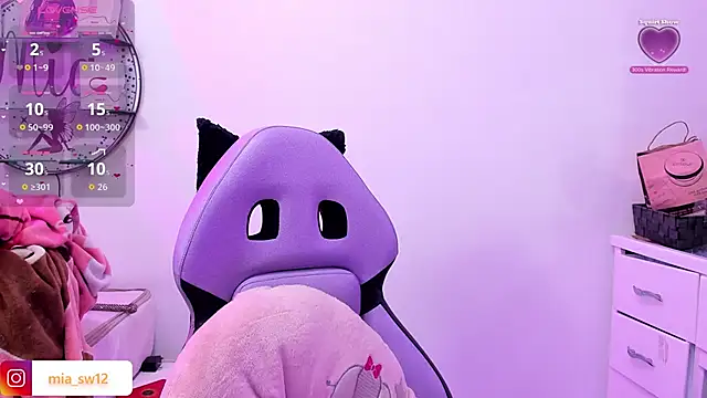 mia johns  online show from 11.13.25