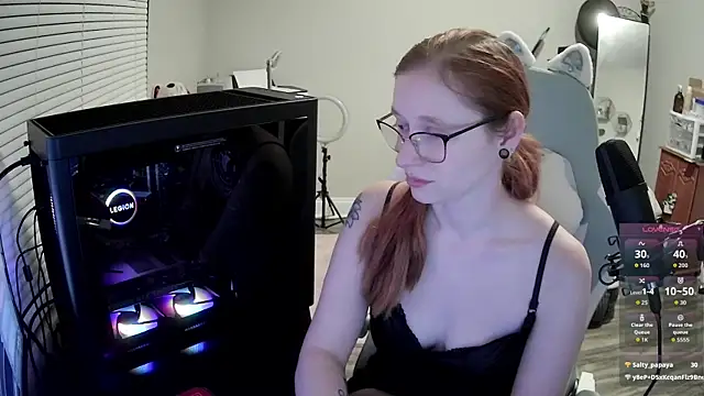 LilyFoxxx online show from 10.20.25