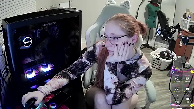 LilyFoxxx online show from 11.08.25