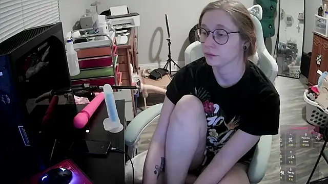 LilyFoxxx online show from 02.13.26