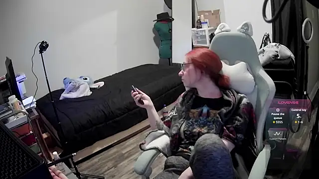 LilyFoxxx online show from 03.27.26