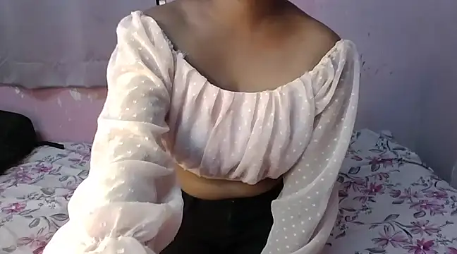 Snapshot of Aaliyalove1 chatting on 12.28.24 Aaliyalove1 online show from 12.28.24