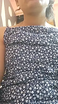 Snapshot of Aaliyalove1 chatting on 02.01.25 Aaliyalove1 online show from 02.01.25