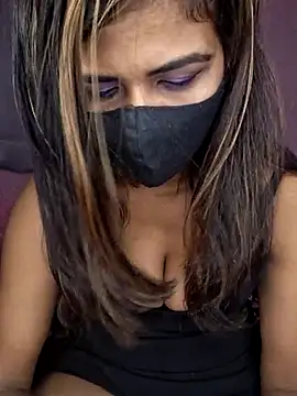 Snapshot of Aaliyalove1 chatting on 03.05.25 Aaliyalove1 online show from 03.05.25