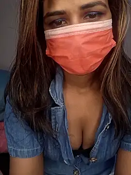 Snapshot of Aaliyalove1 chatting on 03.08.25 Aaliyalove1 online show from 03.08.25