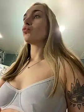 Snapshot of Burning_girlss chatting on 12.14.24 Burning girlss online show from 12.14.24