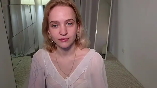 Snapshot of lolly_pie chatting on 12.12.24 lolly pie online show from 12.12.24