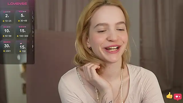Snapshot of lolly_pie chatting on 01.10.25 lolly pie online show from 01.10.25