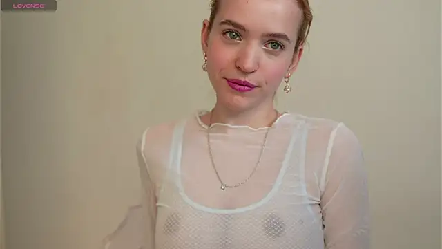 Snapshot of lolly_pie chatting on 02.08.25 lolly pie online show from 02.08.25