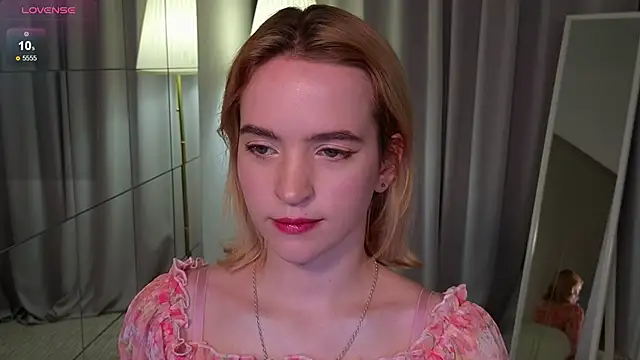 Snapshot of lolly_pie chatting on 02.14.25 lolly pie online show from 02.14.25