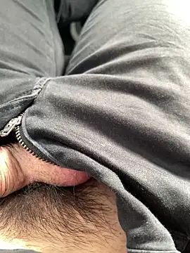 Snapshot of xxxxxrenxxxxx chatting on 12.20.24 xxxxxrenxxxxx online show from 12.20.24