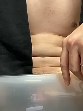 Snapshot of xxxxxrenxxxxx chatting on 12.20.24 xxxxxrenxxxxx online show from 12.20.24