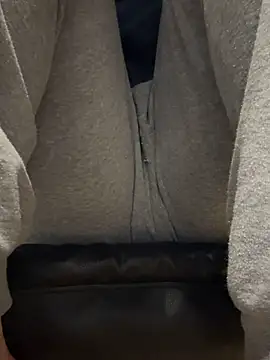 Snapshot of xxxxxrenxxxxx chatting on 12.18.25 xxxxxrenxxxxx online show from 12.18.25