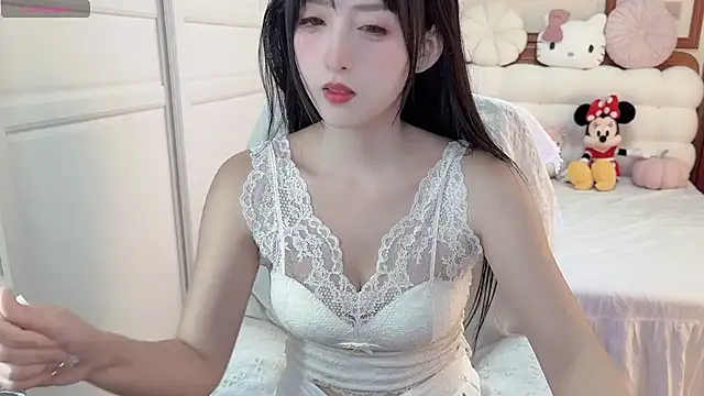Snapshot of Unique-yiyi chatting on 12.03.24 Unique-yiyi online show from 12.03.24